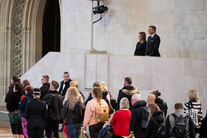 V nedeljo, 18. septembra 2022, ob 14.20 po londonskem času se je predsednik Republike Slovenije v Westminstrski palači v žalnem mimohodu ob krsti osebno poklonil preminuli monarhinji Elizabeti II